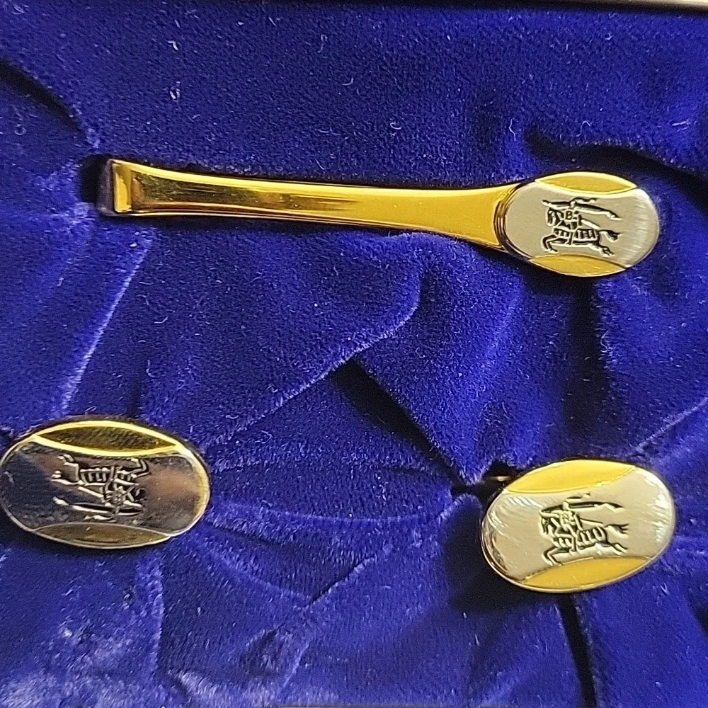 BURBERRYS VINTAGE 3PC CUFFLINKS IN BOX EUC
